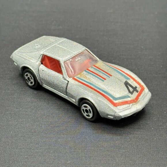 Vintage YatMing 1/64 Diecast Lot of 2 Corvettes – Silver #4 & White Stingray - Picture 6 of 12